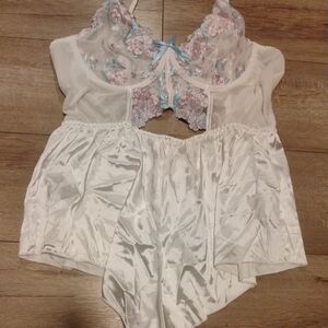 SHEIN Plus Floral Embroidery Mesh Insert Contrast Lace Cami Romper